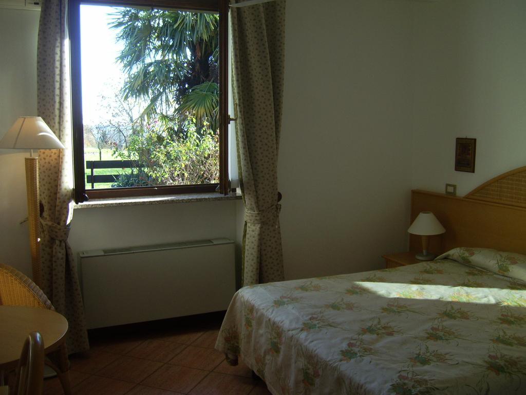Hotel La Collinetta Sesto Calende Szoba fotó
