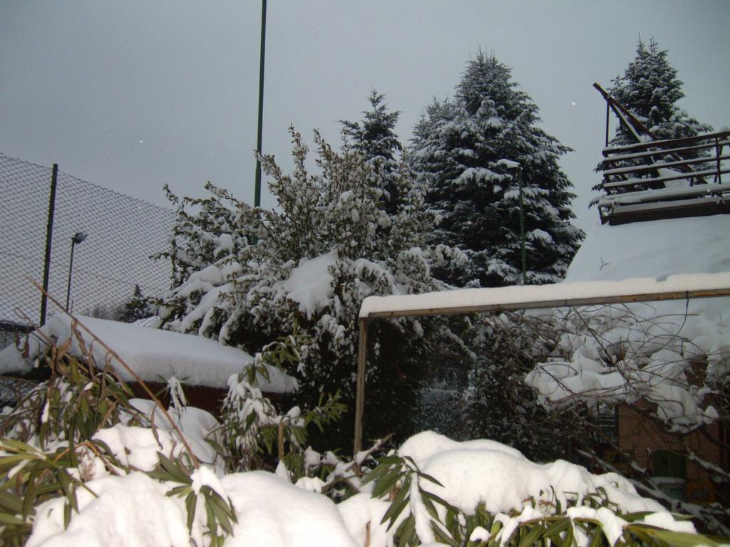 Hotel La Collinetta Sesto Calende Kültér fotó