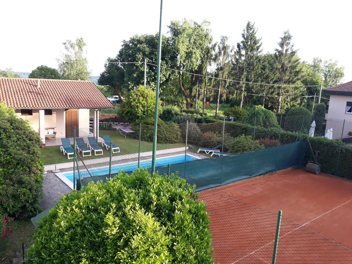 Hotel La Collinetta Sesto Calende Kültér fotó